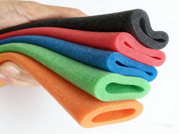 Factory Supply NBR PVC Rubber Foam Pipe Insulation Tube Elastomeric Thermal Insulation Foam Pipe for Industrial Equipment and Pipeline Protection