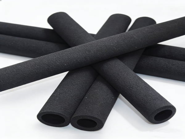 Factory Supply NBR PVC Rubber Foam Pipe Insulation Tube Elastomeric Thermal Insulation Foam Pipe for Industrial Equipment and Pipeline Protection