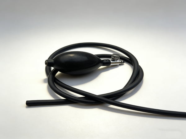 Hand Squeeze Rubber Bulb Pump – Medical Inflation Bulb with Metal Valve for Blood Pressure Monitor, Laboratory & Industrial Use