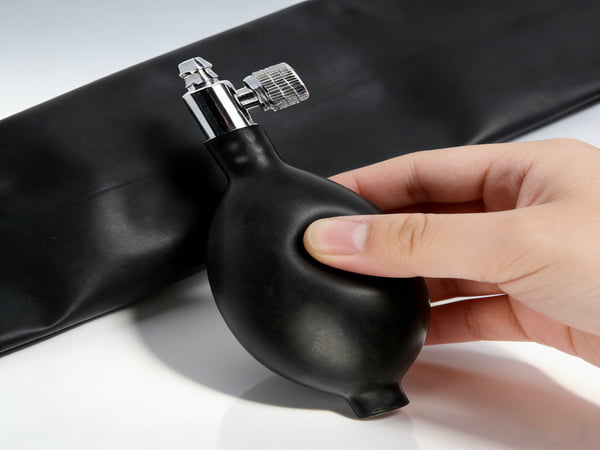 Hand Squeeze Rubber Bulb Pump – Medical Inflation Bulb with Metal Valve for Blood Pressure Monitor, Laboratory & Industrial Use